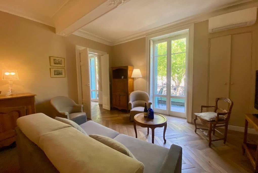 L'Historien - Avec Balcon Coeur De Nimes Daire Dış mekan fotoğraf